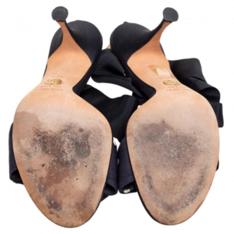 Dolce & Gabbana Blu/Nero Dot Dot Dot Dot alla Caviglia Taglia 40.5 In condizioni buone in vendita a Dubai, Al Qouz 2