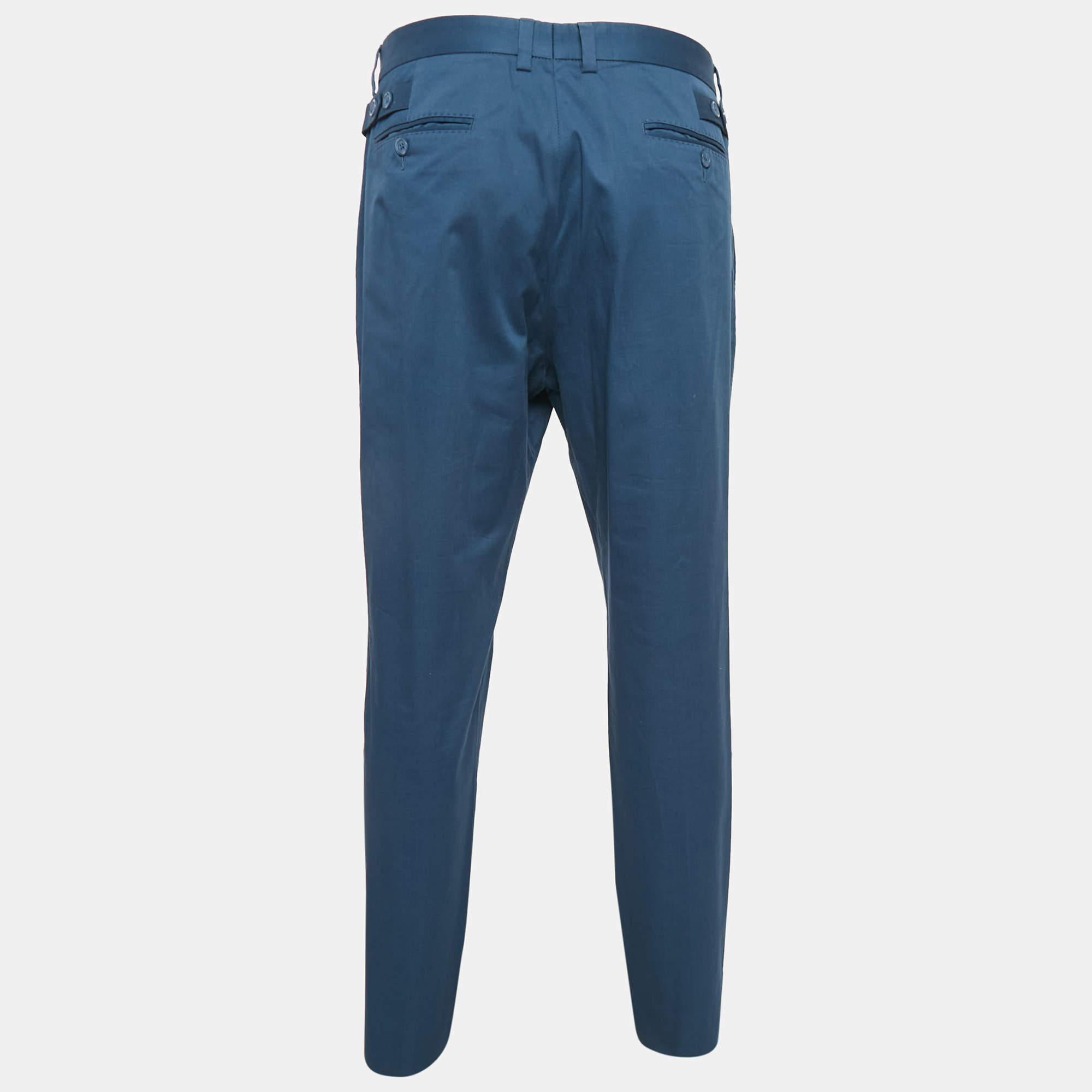 Enhance your formal attire with this pair of trousers. Designed into a superb silhouette and fit this pair of trousers will definitely make you look elegant.