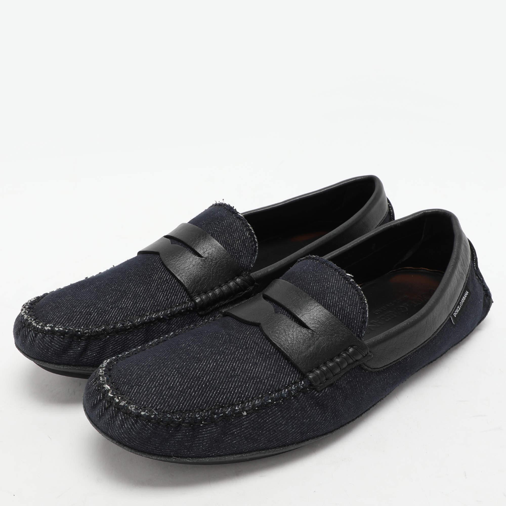 To perfectly complement your attires we bring you this pair of loafers that speak nothing but style. The shoes have been crafted with skill and are designed to be easy to slip on. They are just the right choice to complement your fashionable side.