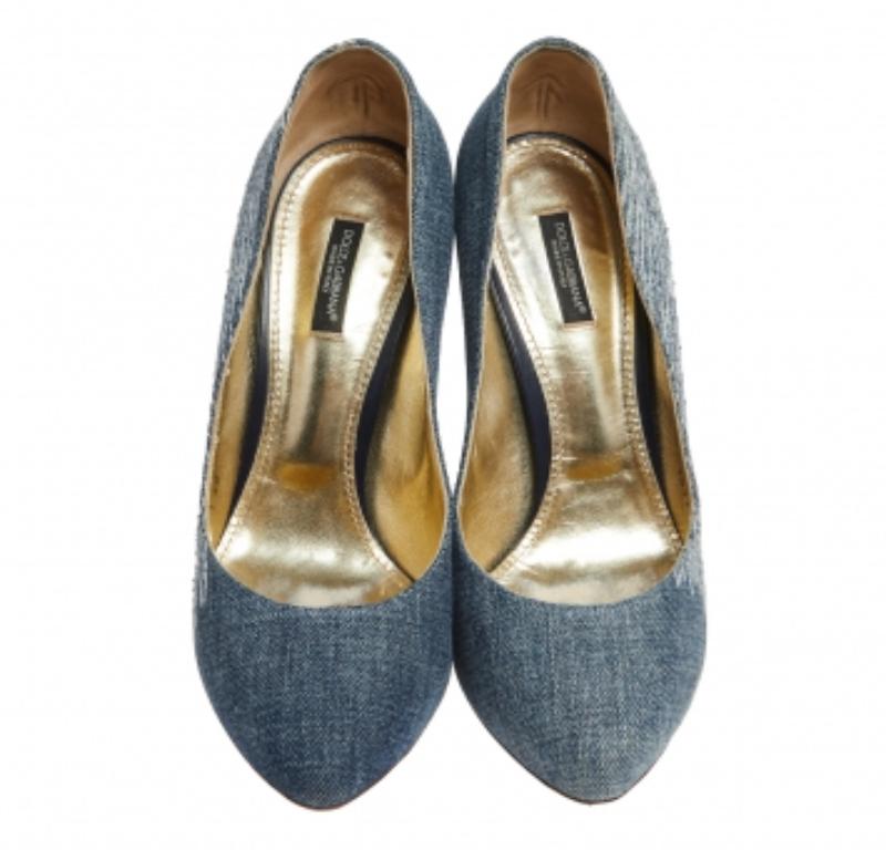 Dolce & Gabbana Plataforma vaquera azul Bombas de punta redonda Talla 40 en Bueno estado para la venta en Dubai, Al Qouz 2
