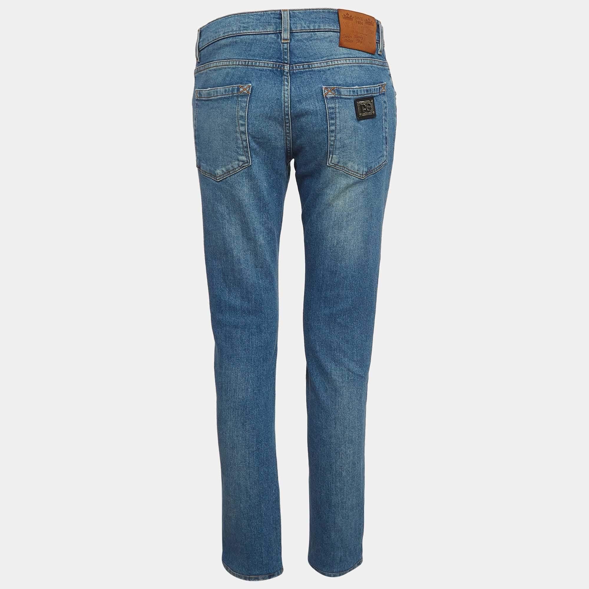 Your wardrobe can never be complete with a great pair of jeans like this. Tailored from best materials this pair showcases classic detailing an easy closure style and pockets. Pair it with your casual t shirts.