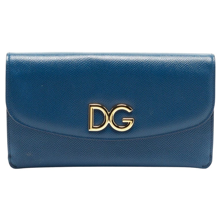 Dolce and Gabbana pochette à rabat en cuir grainé bleu avec logo DG En  vente sur 1stDibs