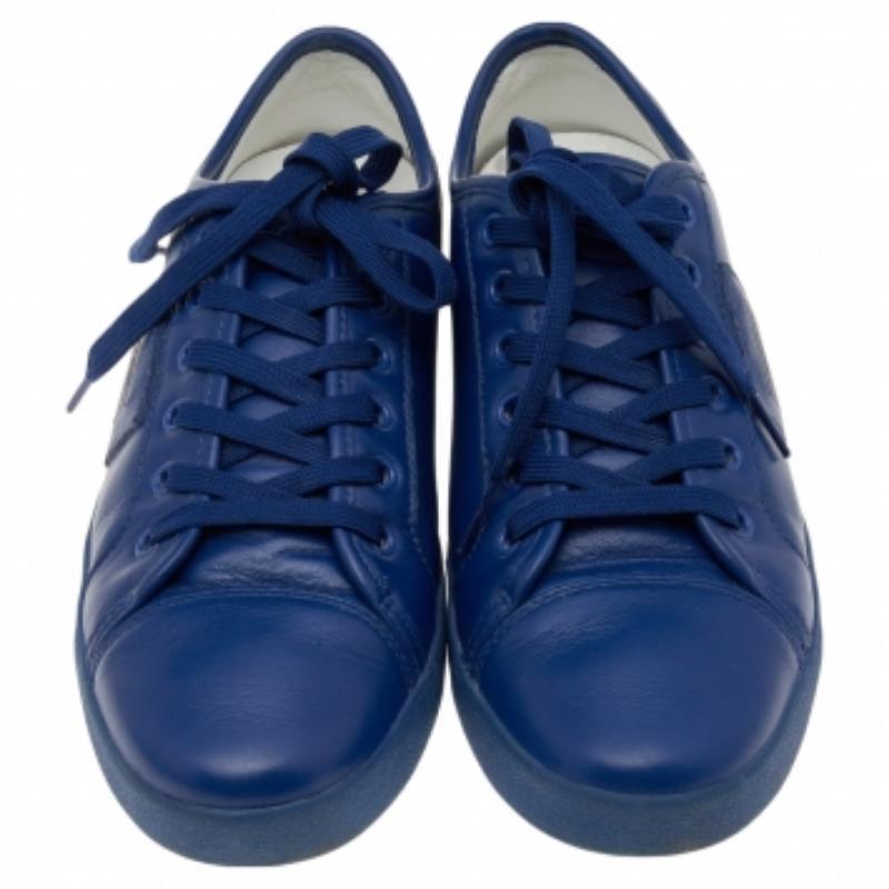 Dolce & Gabbana - Scarpe da ginnastica basse in pelle blu con logo Taglia 39 In condizioni buone in vendita a Dubai, Al Qouz 2