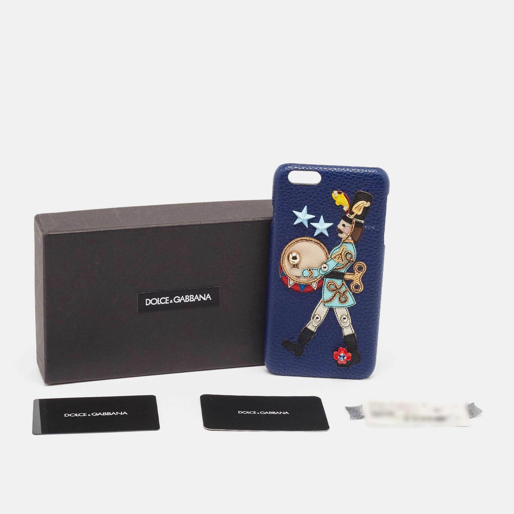 Donna Dolce & Gabbana Custodia per iPhone 6 in pelle blu con decorazioni a forma di nocciola in vendita