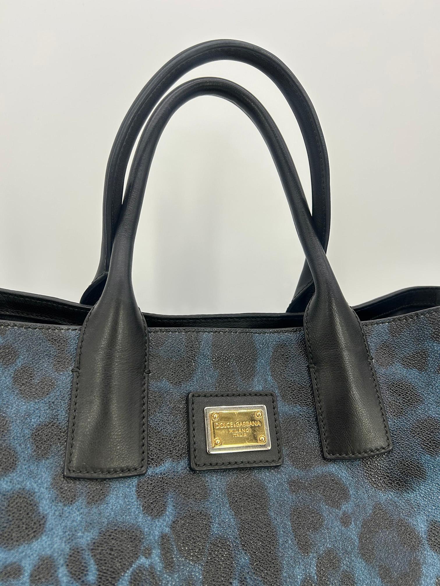 Dolce & Gabbana Fourre-tout en toile enduite imprimé léopard bleu en vente 1