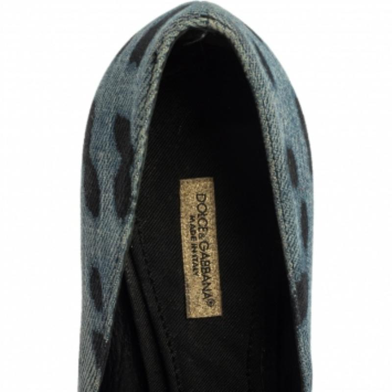 Dolce & Gabbana Blue Leopard Print Denim Pumps Size 37 For Sale 1