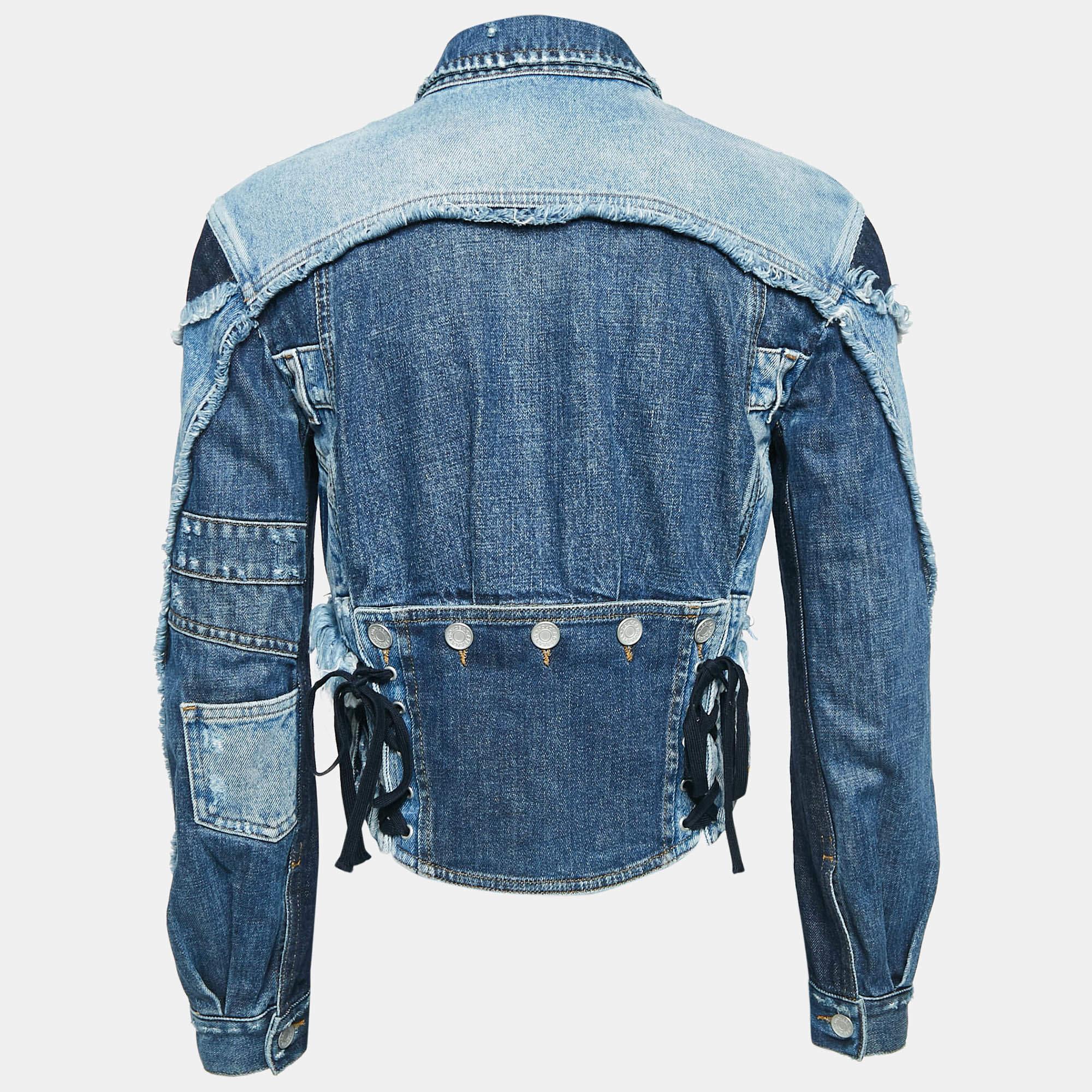 Infuse an extra dose of style into your outfit with this highly fashionable jacket. Tailored from quality materials  it embodies a contemporary vibe and is filled with functional characteristics.