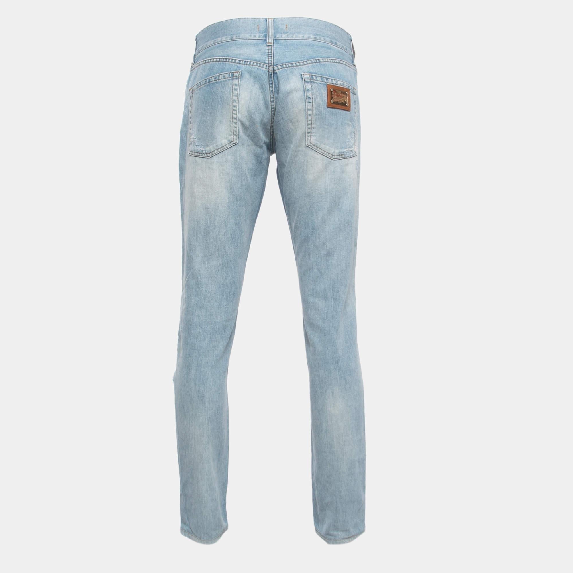 Impeccably tailored jeans are a staple in a well-curated wardrobe. These designer jeans are finely sewn to give you the desired look and all-day comfort.

