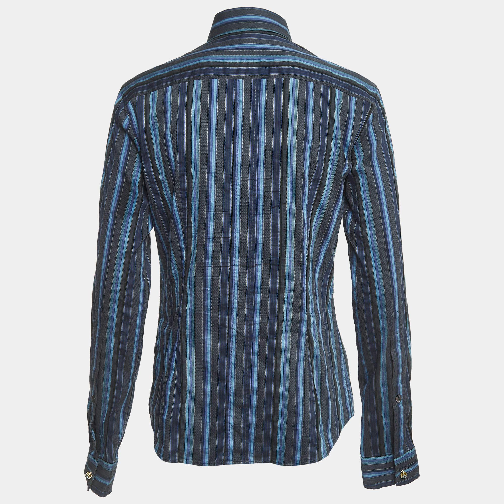Shirts are an indispensable part of a wardrobe so this brand brings you a creation that is both versatile and stylish. It has been tailored from quality material in a versatile shade. The shirt is detailed with signature elements and a comfortable