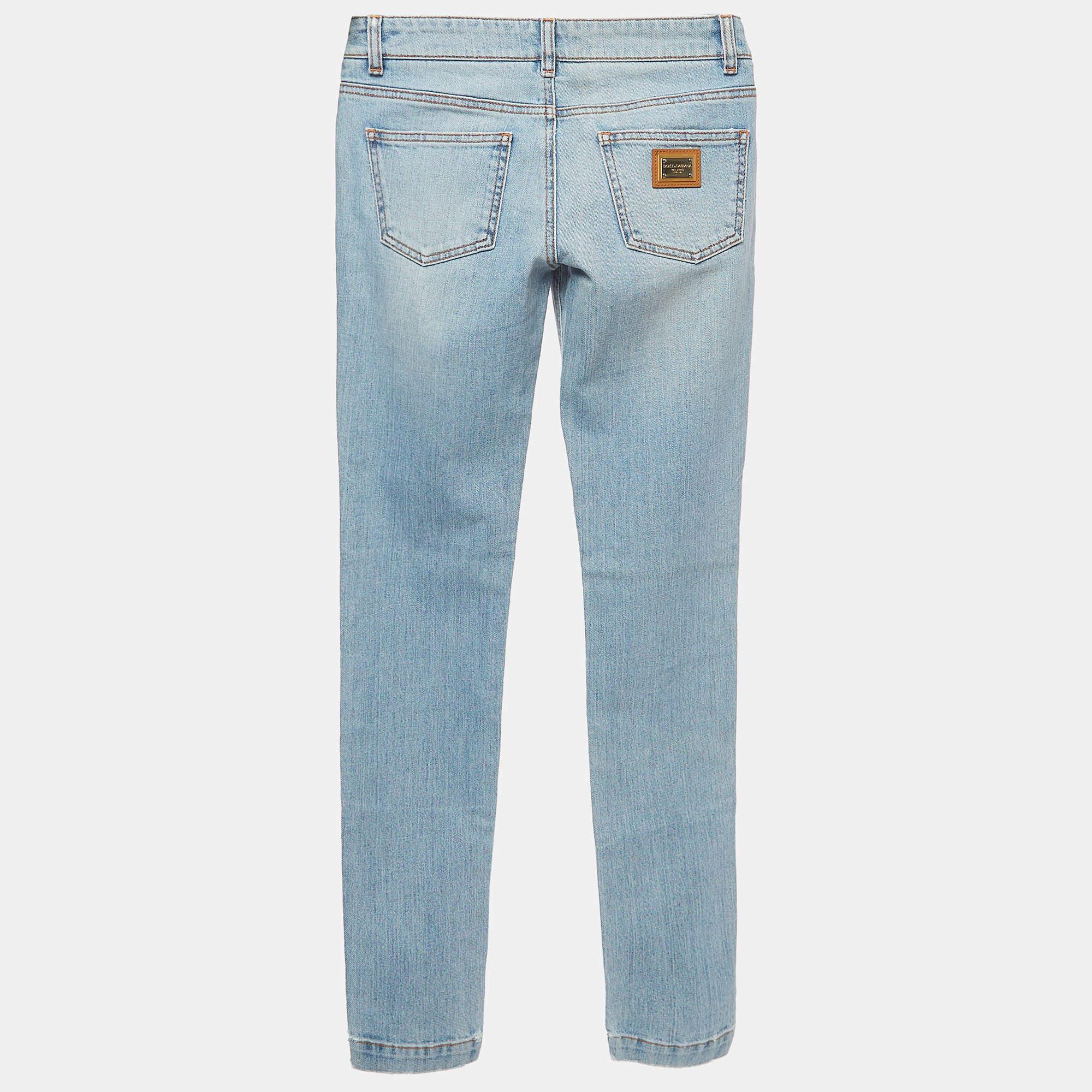 Your wardrobe can never be complete with a great pair of jeans like this. Tailored from best materials, this pair showcases classic detailing, an easy closure style, and pockets. Pair it with your casual t-shirts.

