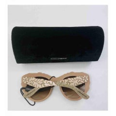 Dolce & Gabbana Blush Plastic Oversized Sonnenbrille in Rosa