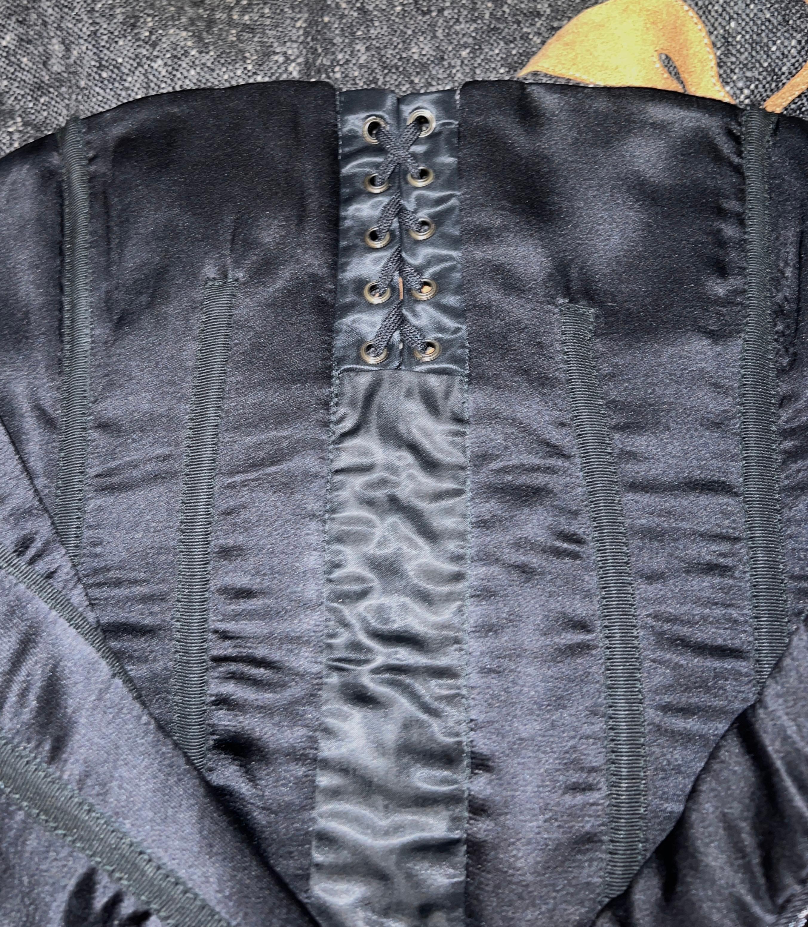 Dolce & Gabbana - Robe corset en tweed à lacets et sablier avec bordure en cuir 44 en vente 2
