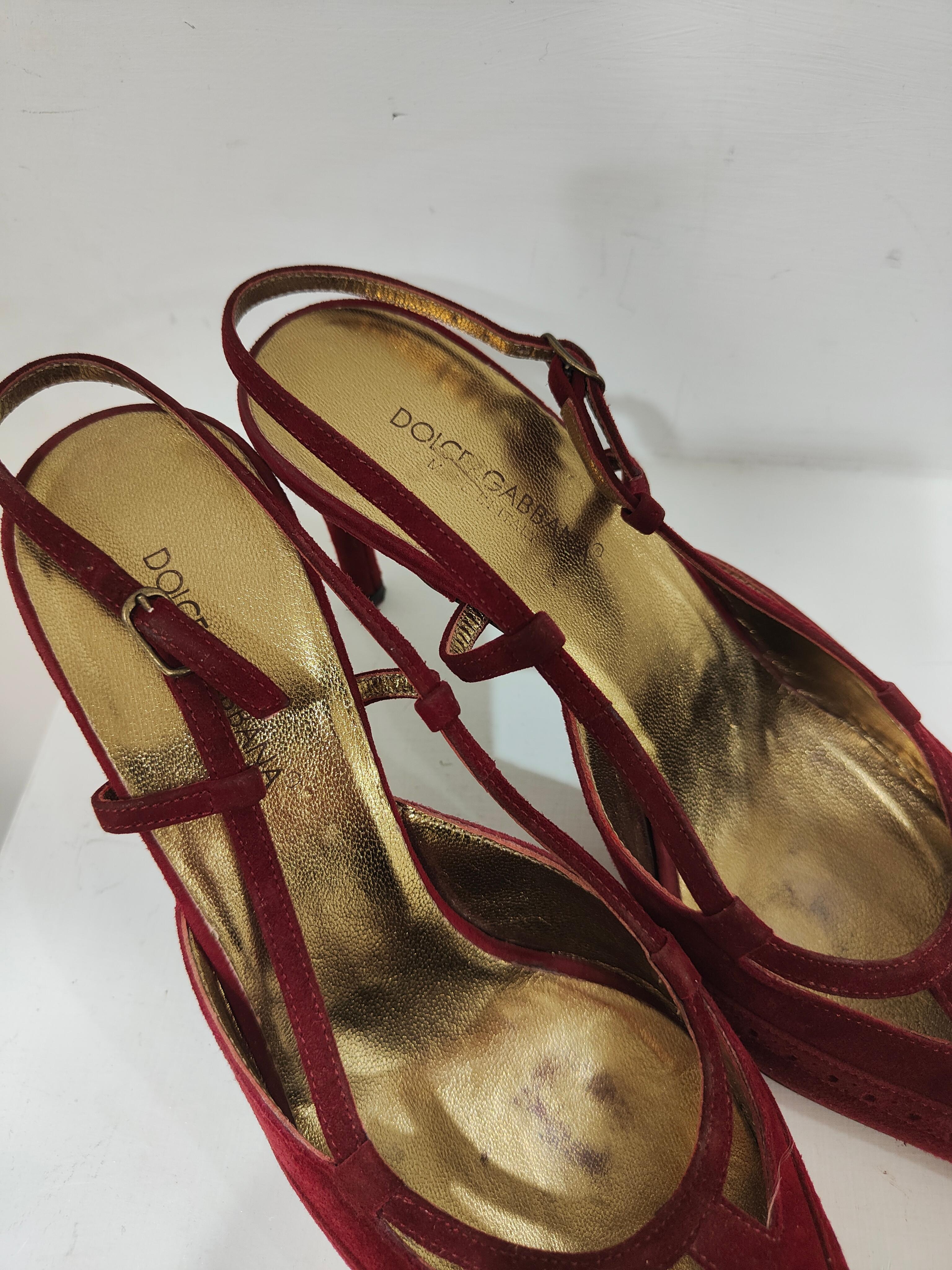 Dolce & Gabbana bordeaux suede sandals shoes
size 38
heel 8,5 cm