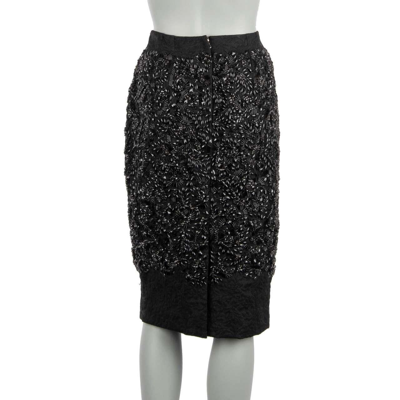 Dolce & Gabbana Brocade Crystals Skirt Black 42 In Excellent Condition For Sale In Erkrath, DE