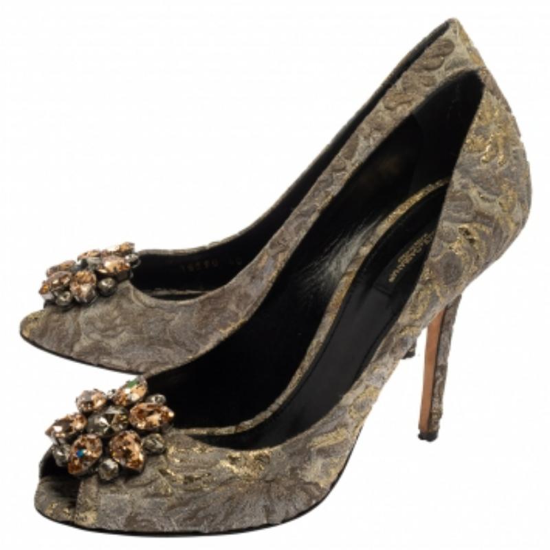 Dolce & Gabbana Brocade Fabric Bellucci Embellished Peep Toe Pumps Size 40 In Fair Condition For Sale In Dubai, Al Qouz 2