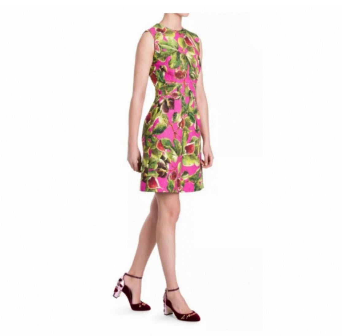 Women's Dolce & Gabbana brocade Figs
Printed mid length dress For Sale