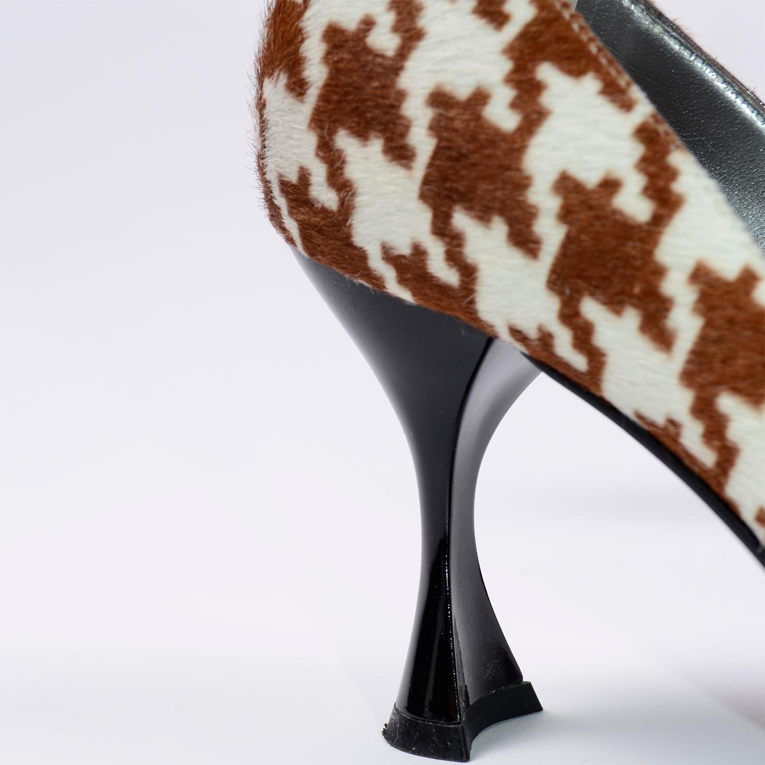 Dolce & Gabbana Brown and White Houndstooth Pumps w Round Toe & Flared Heels For Sale 1