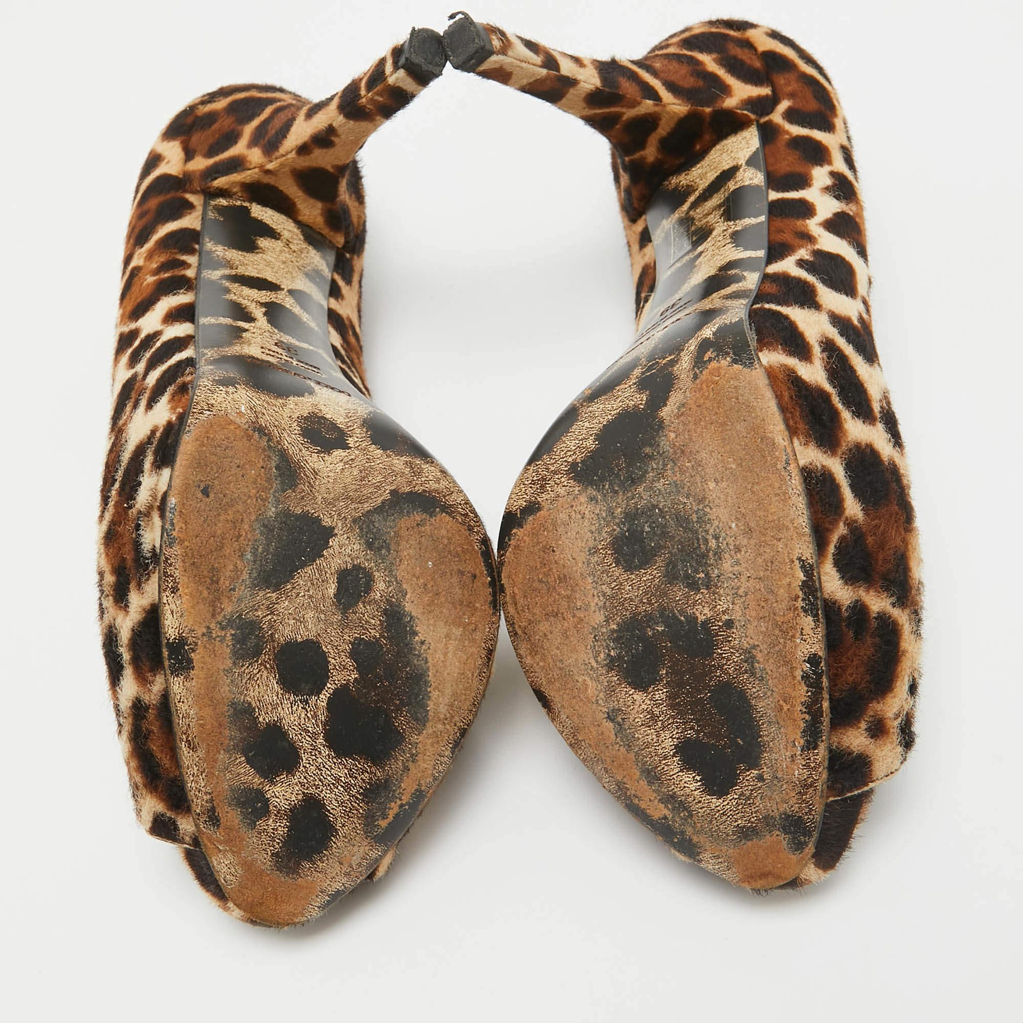 Dolce & Gabbana Brown/Beige Kalbshaar Peep Toe Pumps Größe 39 im Angebot 1