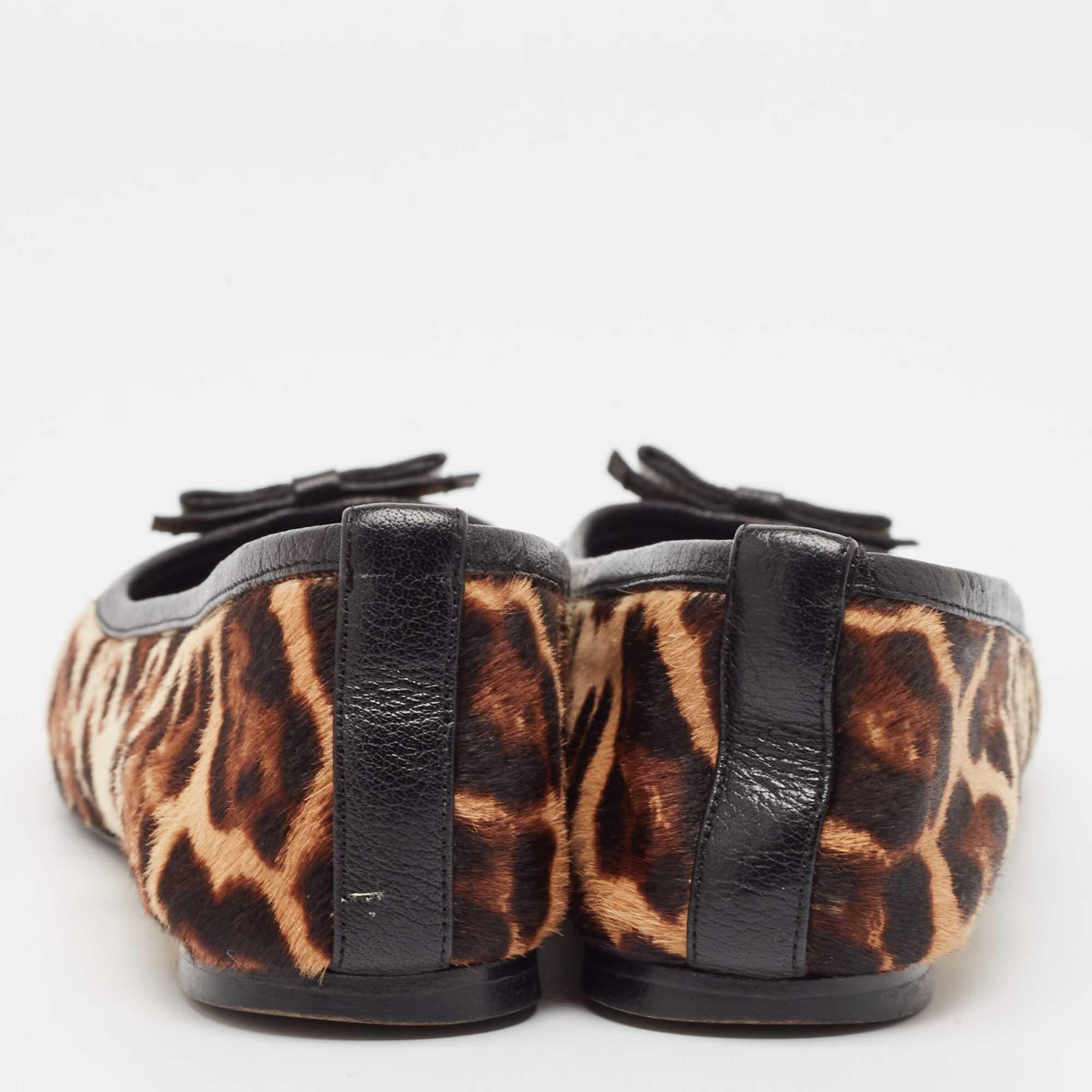 Women's Dolce & Gabbana Brown/Beige Leopard Print Calf Hair Ballet Flats Size 36 For Sale