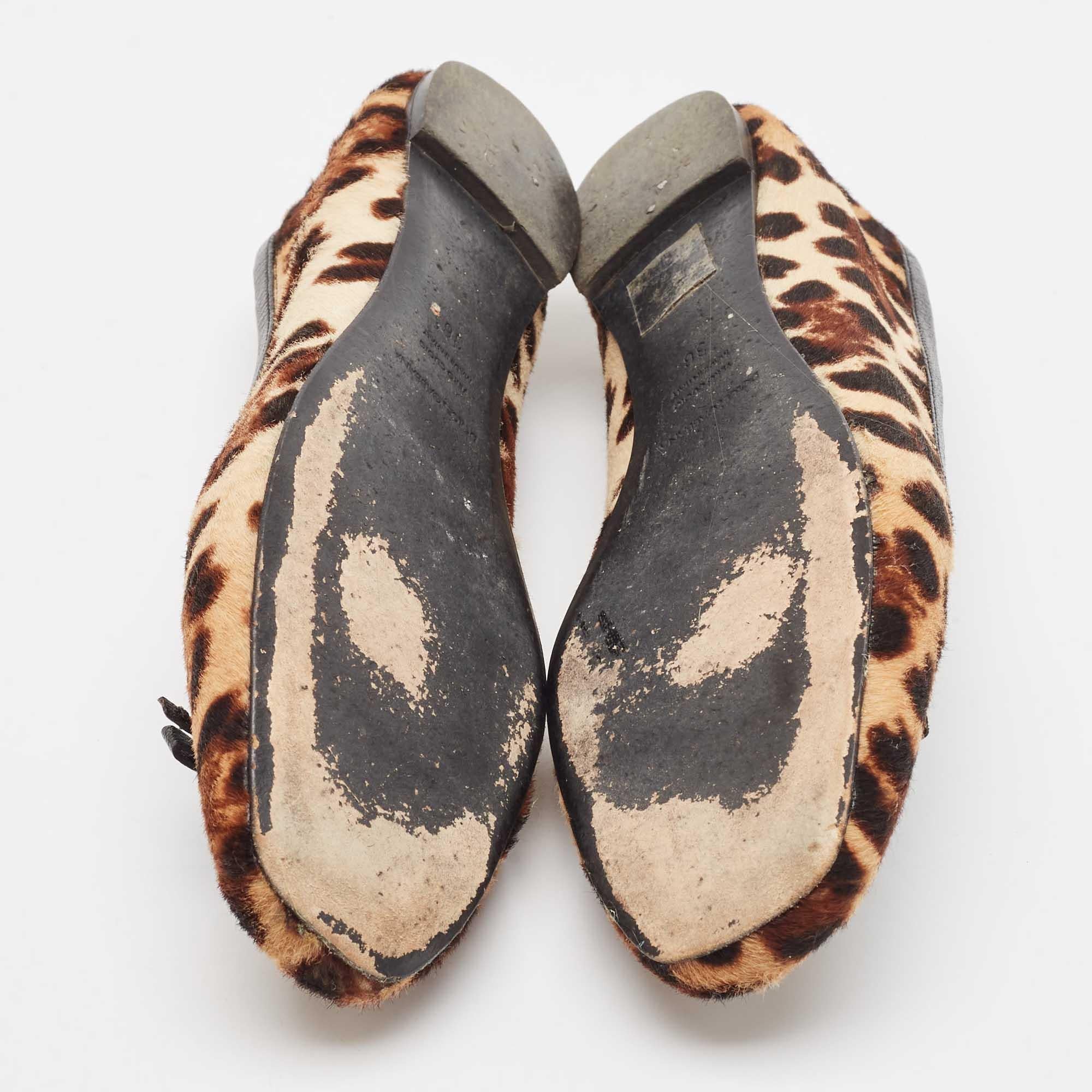 Dolce & Gabbana Brown/Beige Leopard Print Calf Hair Ballet Flats Size 36 For Sale 1