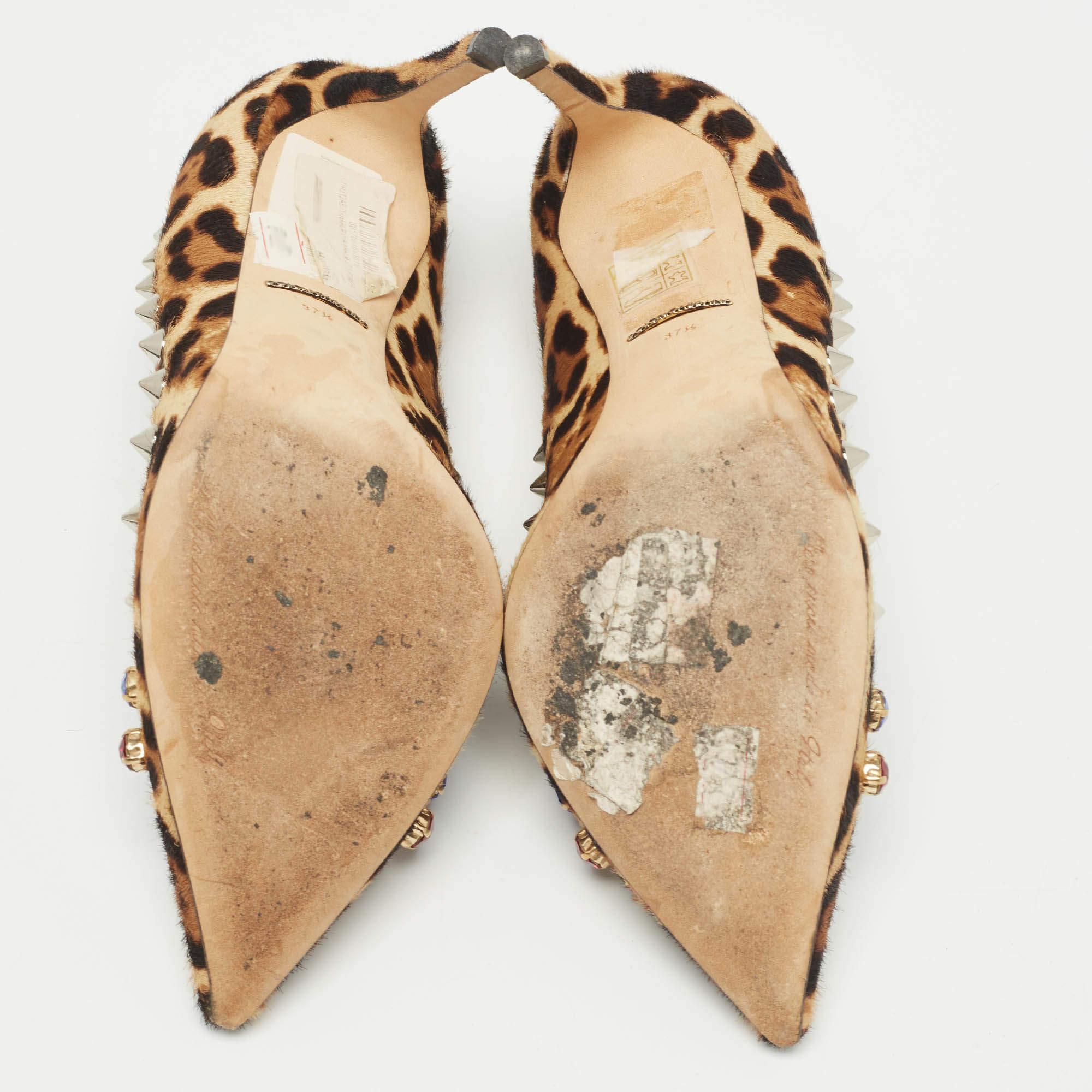 Dolce & Gabbana Marrone/Beige Leopard Print Calf Hair Studded Pumps Taglia 37.5 in vendita 1
