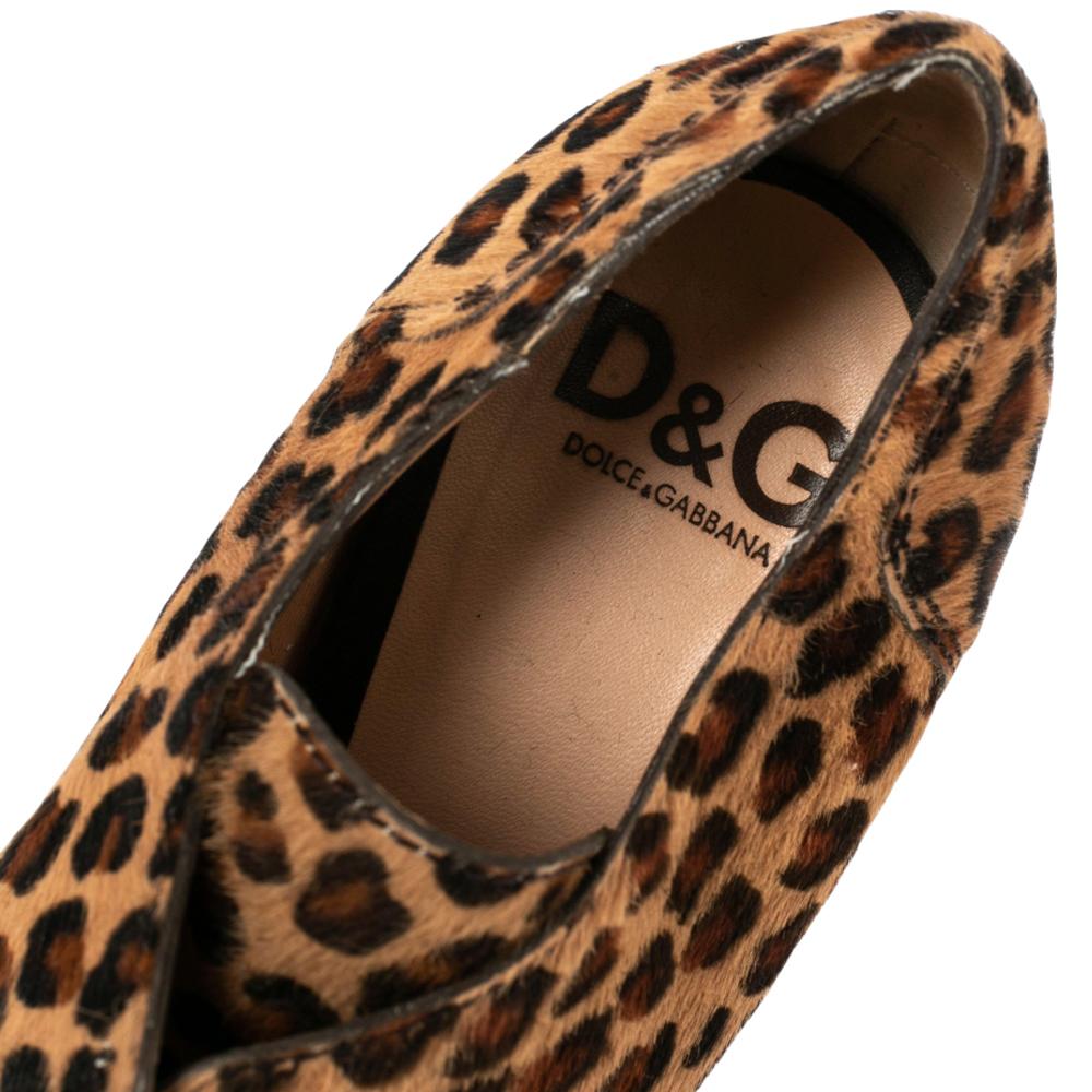 Dolce & Gabbana Brown/Black Calf Hair Leopard print Ankle Boots Size 38.5 In Good Condition In Dubai, Al Qouz 2