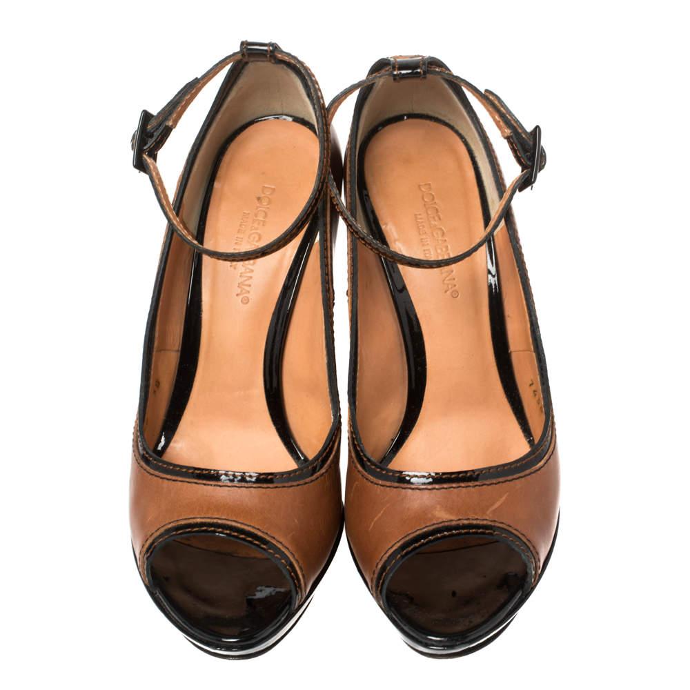 Dolce & Gabbana Brown/Black Patent and Leather Peep Ankle Strap Pumps Size 38 In Fair Condition In Dubai, Al Qouz 2