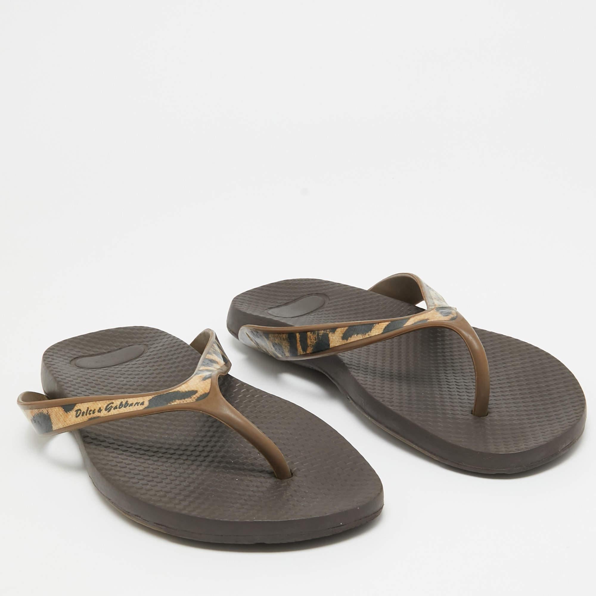 Sandalias de caucho con estampado de tigre marrón/negro Dolce & Gabbana talla 39 en Bueno Estado en Dubai, Al Qouz 2