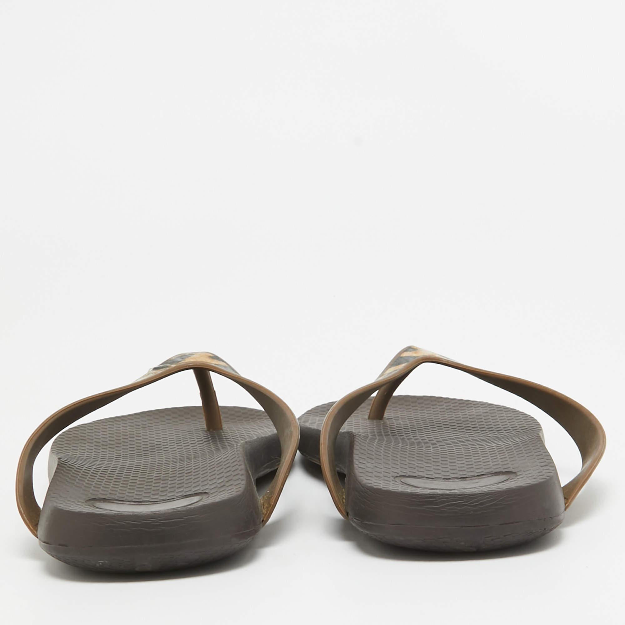 De las mujeres Sandalias de caucho con estampado de tigre marrón/negro Dolce & Gabbana talla 39