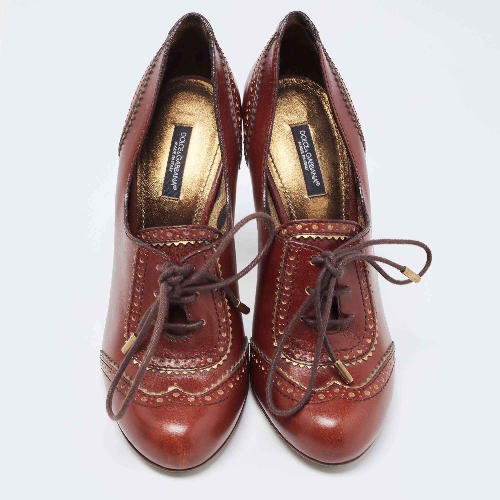 Dolce & Gabbana Brown Brogue Leather Loafer Pumps Size 39 In Good Condition In Dubai, Al Qouz 2