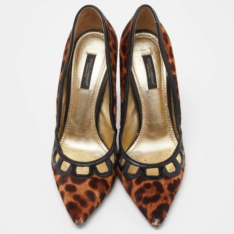 Dolce & Gabbana Bombas con punta de pelo de becerro y charol marrón talla 37 Marrón en venta