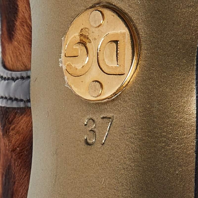 Dolce & Gabbana Bombas con punta de pelo de becerro y charol marrón talla 37 en venta 3