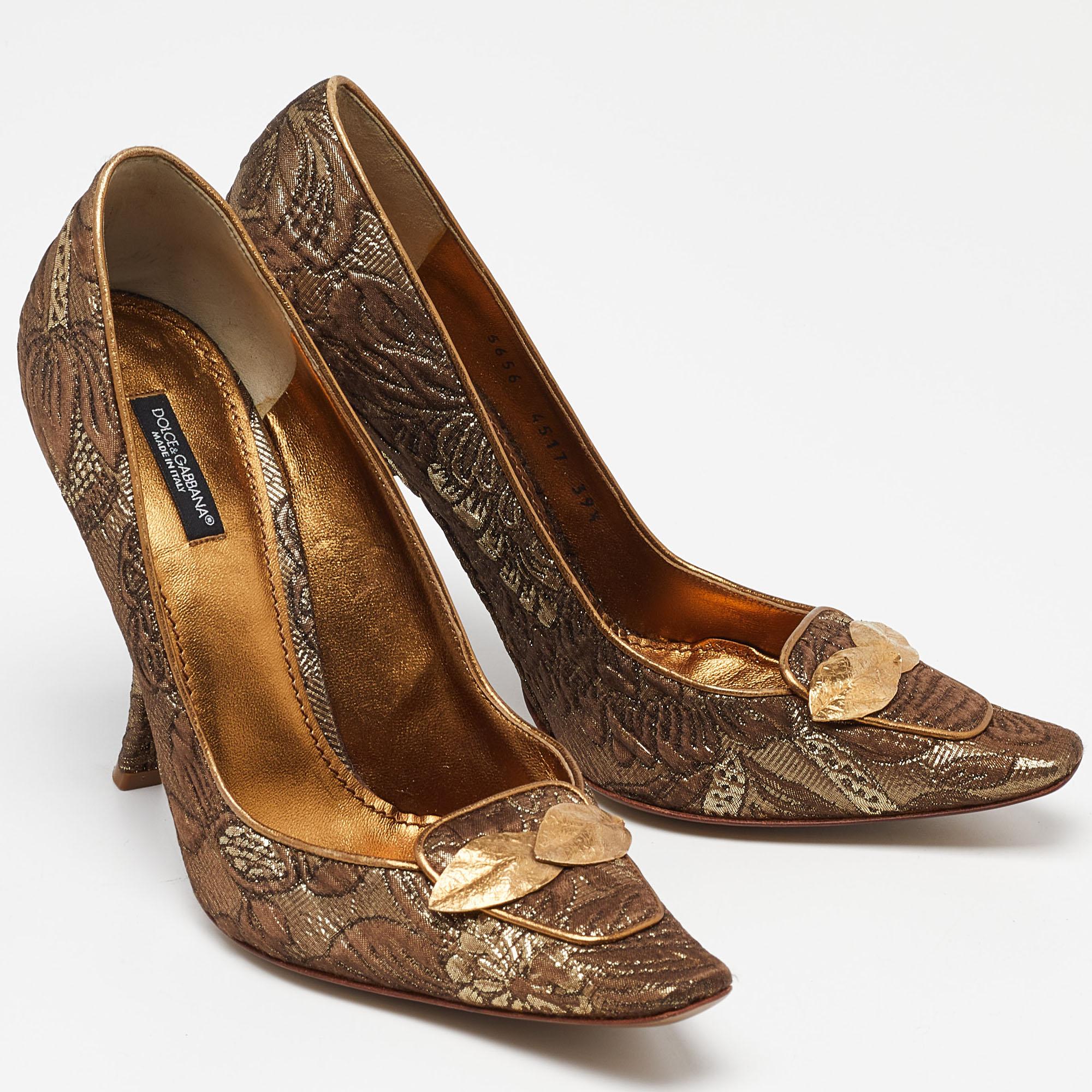 Donna Dolce & Gabbana Marrone/Oro Broccato Punta a Punta Pompe Taglia 39.5 in vendita