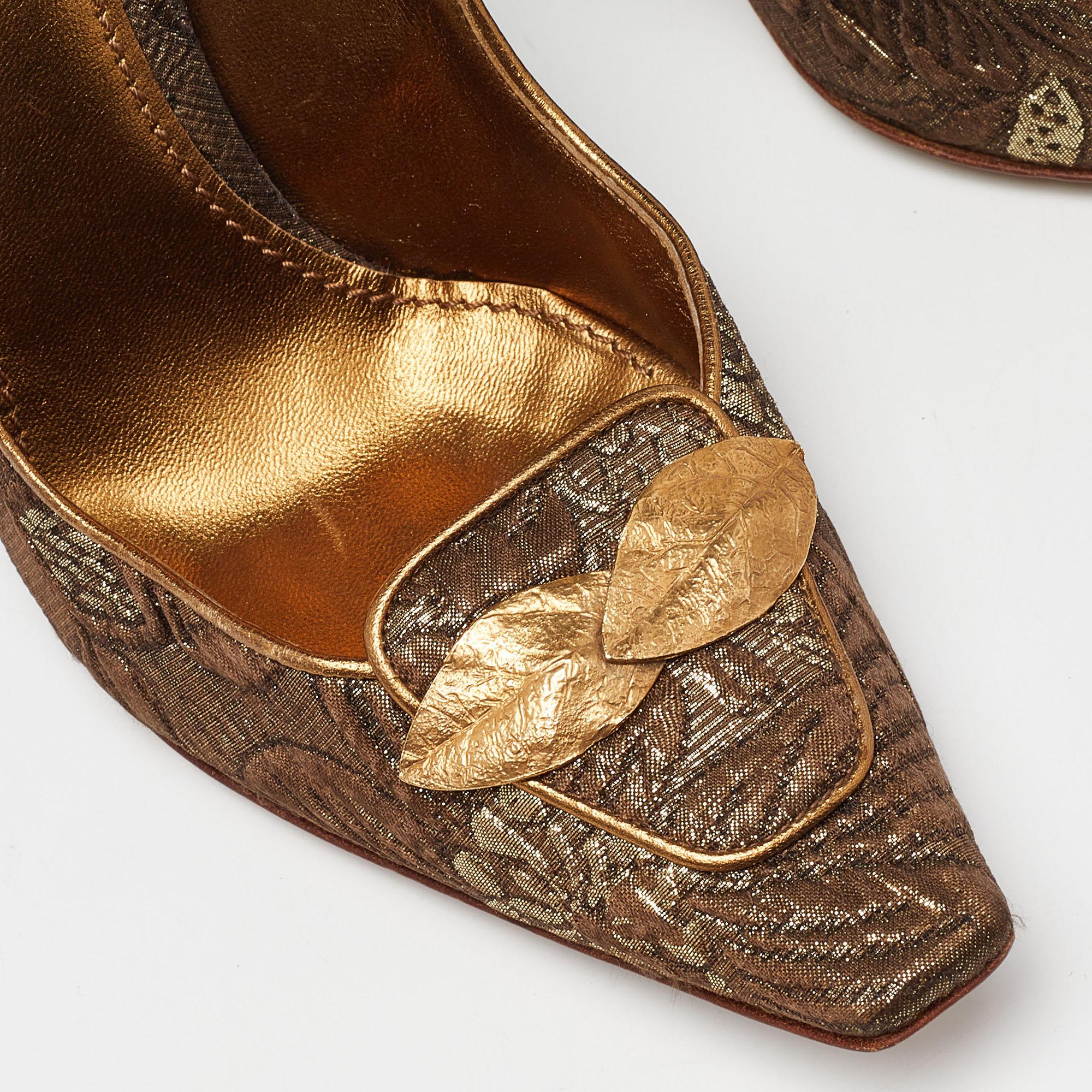 Dolce & Gabbana Marrone/Oro Broccato Punta a Punta Pompe Taglia 39.5 in vendita 3