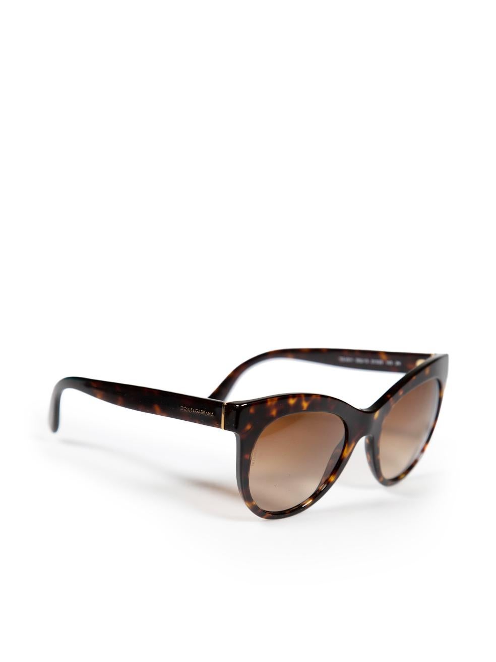 CONDITION is Very good. Hardly any visible wear to sunglasses is evident on this used Dolce & Gabbana designer resale item. This item comes with original dust bag and box.
 
 
 
 Details
 
 
 Brown
 
 Plastic
 
 Sunglasses
 
 Tortoiseshell pattern
