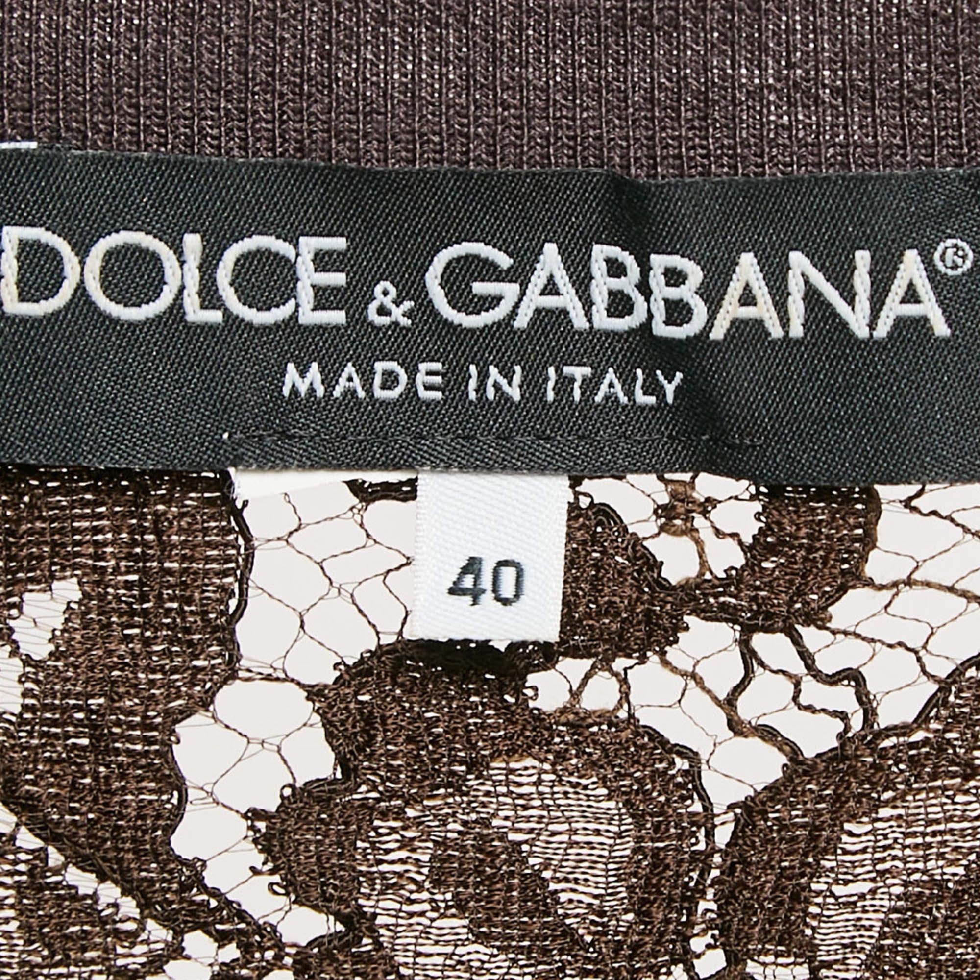 Dolce & Gabbana Top marrone in jersey e pizzo con scollo a V S.I.V.A. In condizioni buone in vendita a Dubai, Al Qouz 2