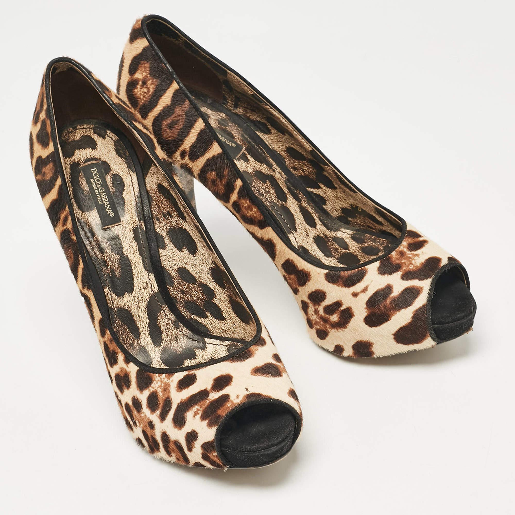 Dolce & Gabbana Brown Leopard Print Calf Hair Peep Toe Platform Pumps Size 40 In Good Condition For Sale In Dubai, Al Qouz 2