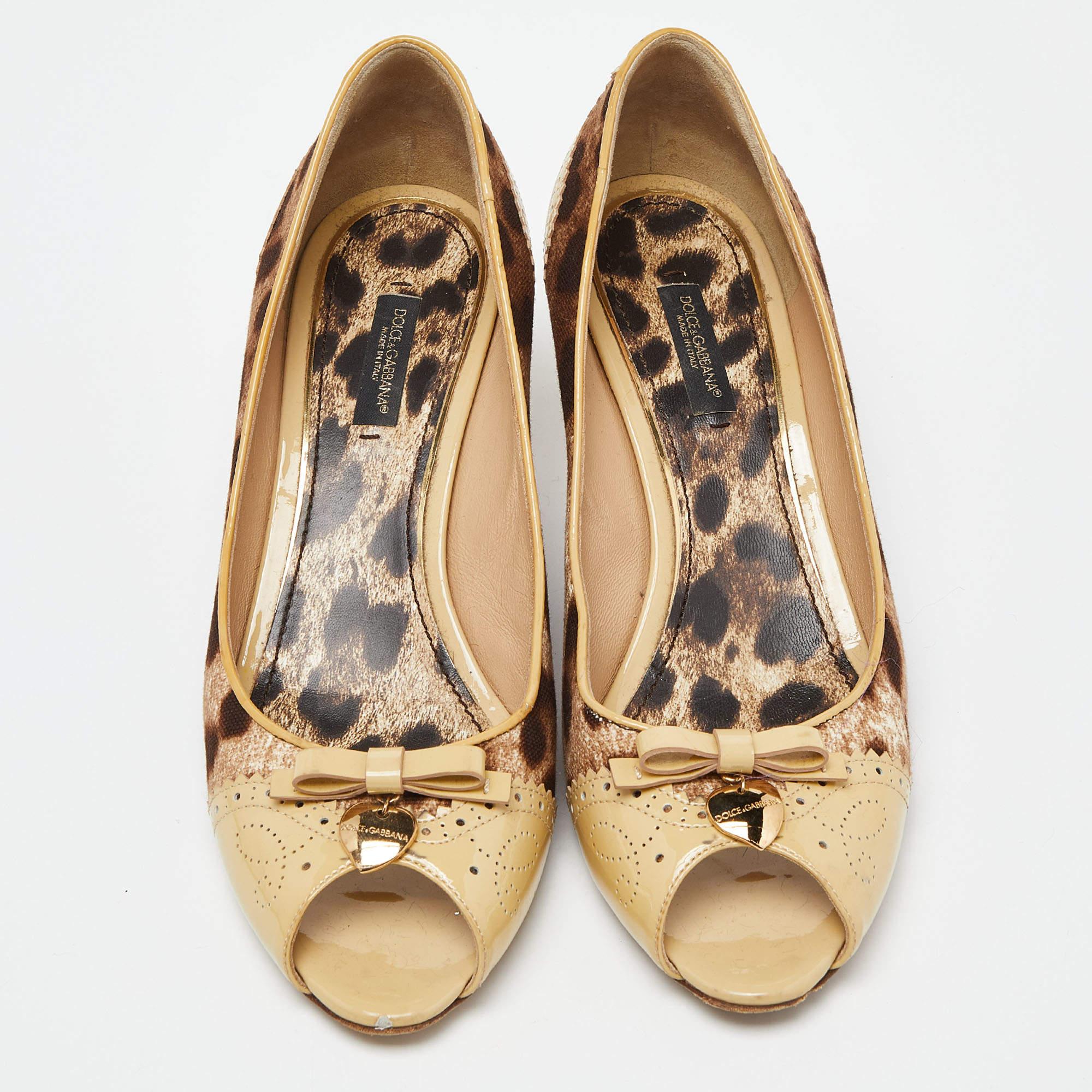 Dolce & Gabbana Brown Leopard Print Canvas Patent Leather Peep Toe Pumps Size 39 In Good Condition In Dubai, Al Qouz 2