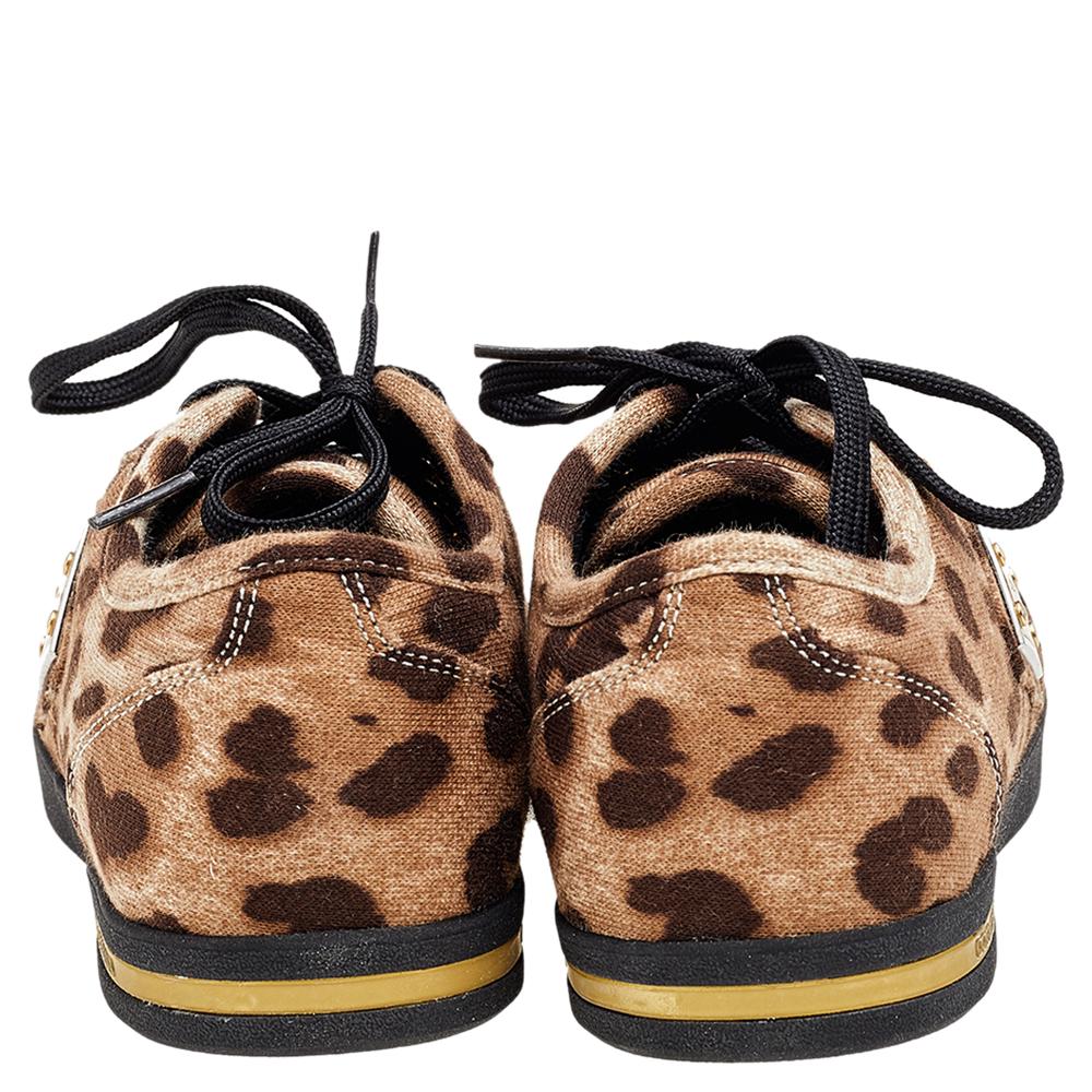 Dolce & Gabbana Braune Sneakers mit Leopardenmuster aus Strickstoff, Größe 37 Damen im Angebot