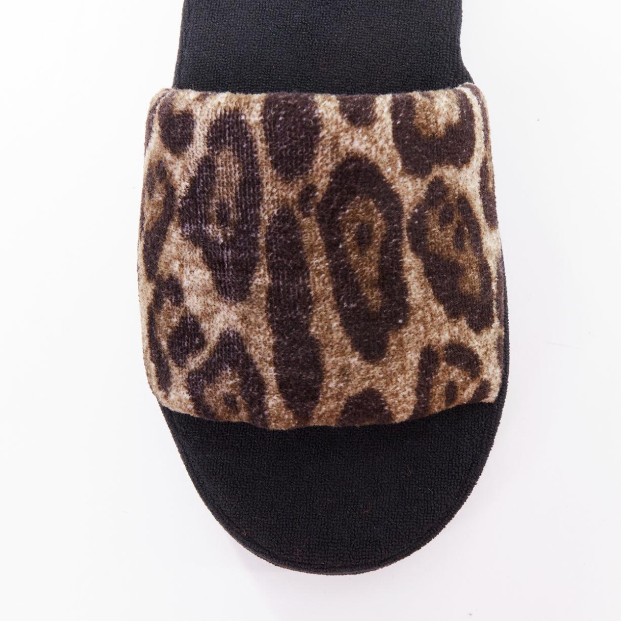DOLCE GABBANA Brown lopard towelling padded foam slides slippers EU41 en vente 2