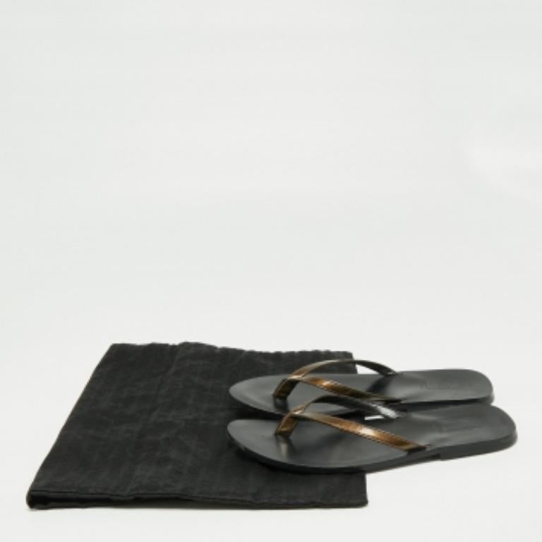 Dolce & Gabbana Brown Patent Leder Flache Sandalen Größe 40.5 im Angebot 4