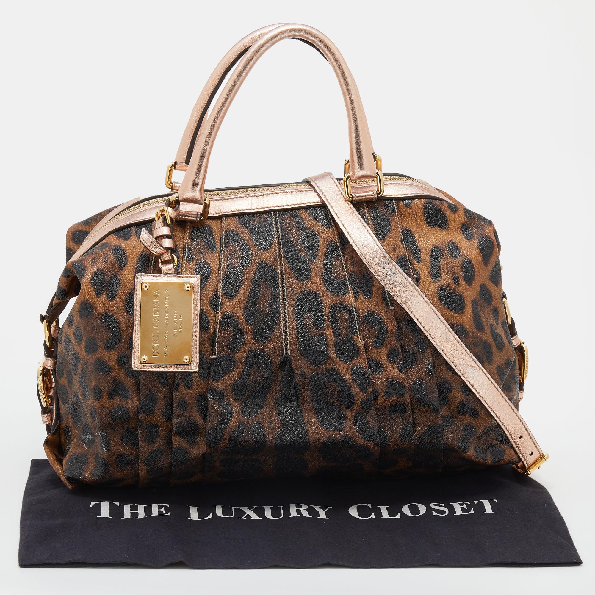Dolce & Gabbana Umhängetasche aus beschichtetem Segeltuch und Leder in Braun/Roségold mit Leopardenmuster im Angebot 1