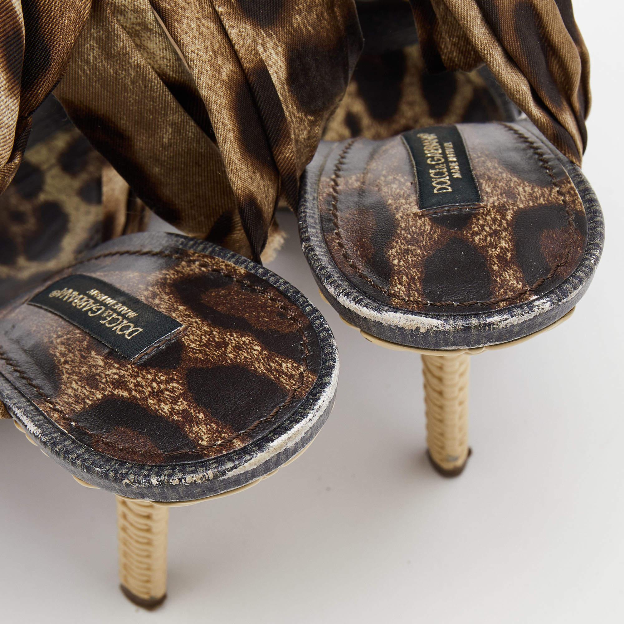 Dolce & Gabbana Brown Satin Leopard Print Fastening Ankle Tie Sandals Size 40 en vente 4