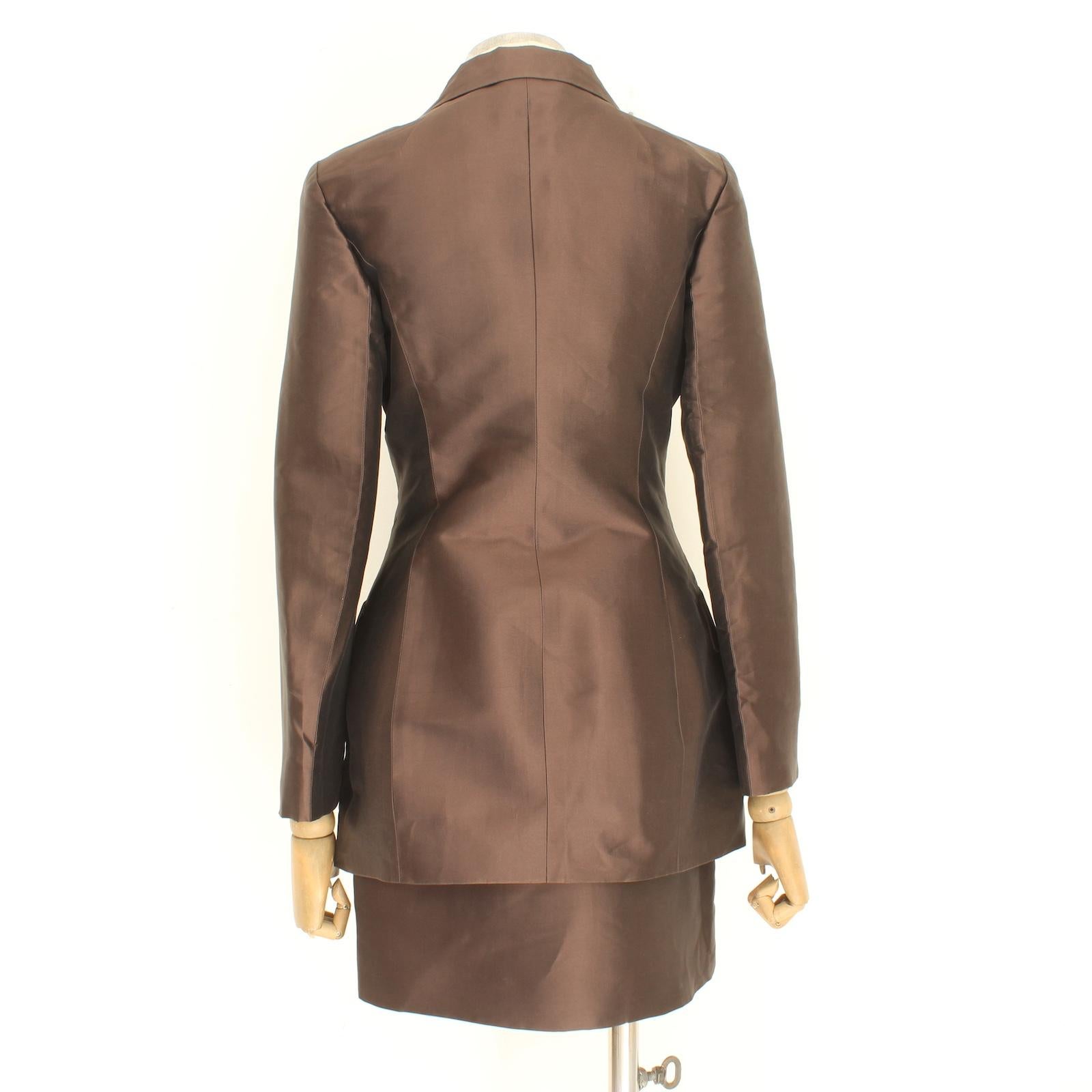 Dolce & Gabbana Brown Silk Elegant Skirt Suit 2000s In Excellent Condition In Brindisi, Bt