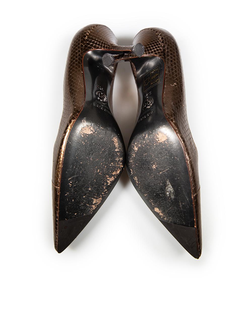 Dolce & Gabbana - Pompe in pelle di serpente marrone Taglia IT 37.5 In condizioni buone in vendita a London, GB