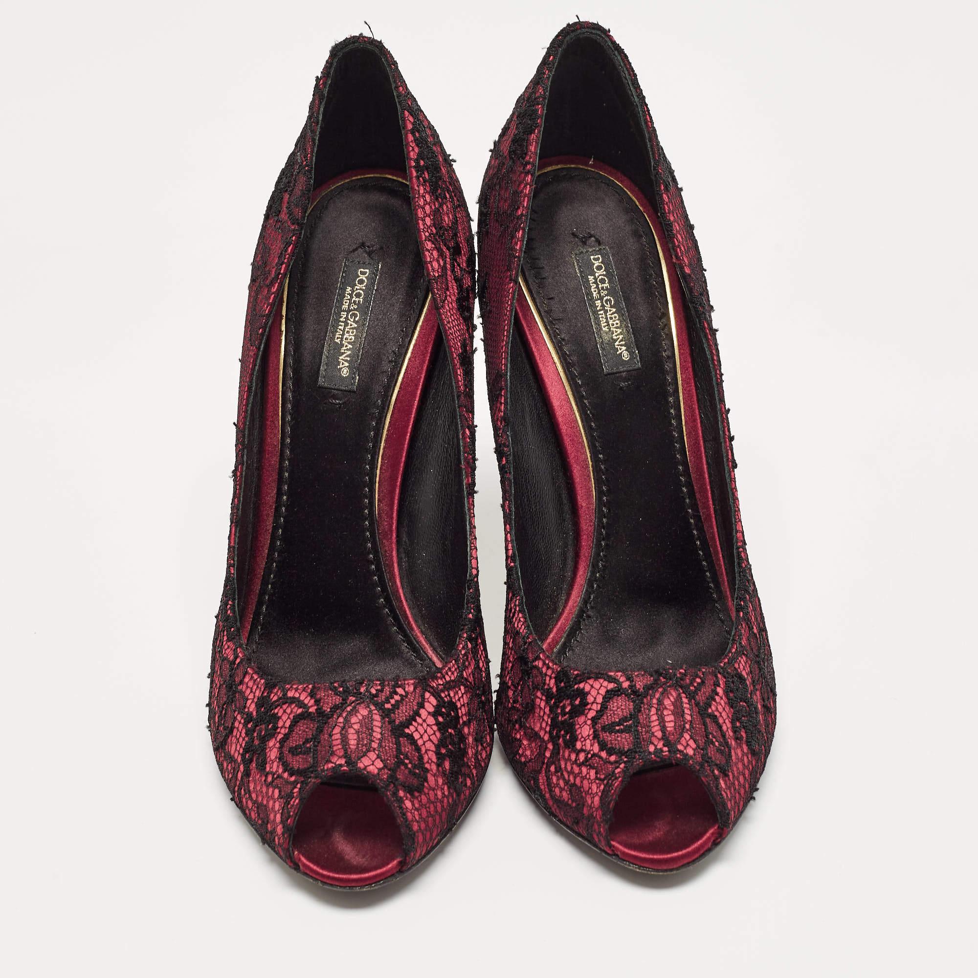 Dolce & Gabbana Burgundy/Black Lace and Mesh Peep Toe Pumps Size 38 In Good Condition For Sale In Dubai, Al Qouz 2