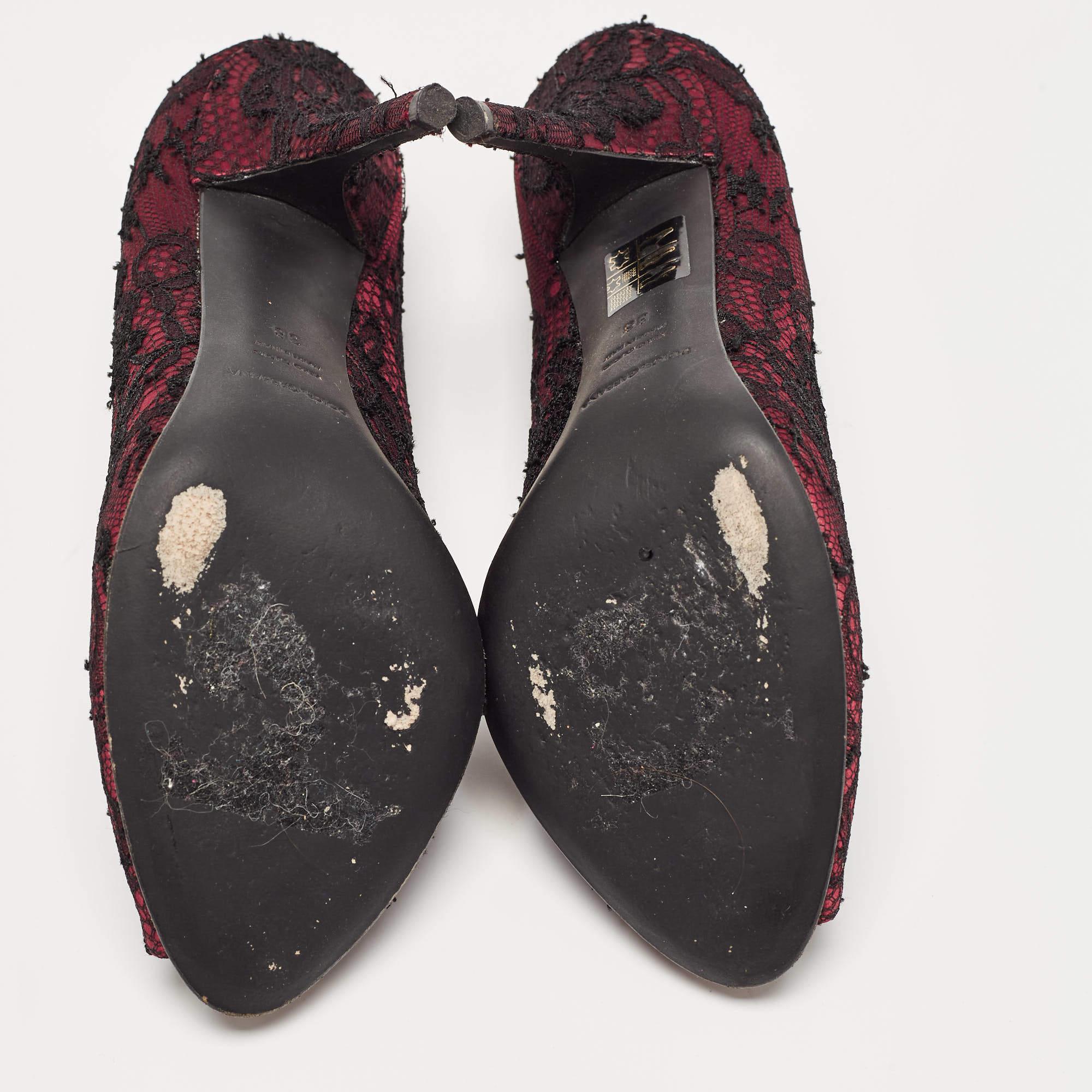 Dolce & Gabbana Burgundy/Black Lace and Mesh Peep Toe Pumps Size 38 For Sale 2
