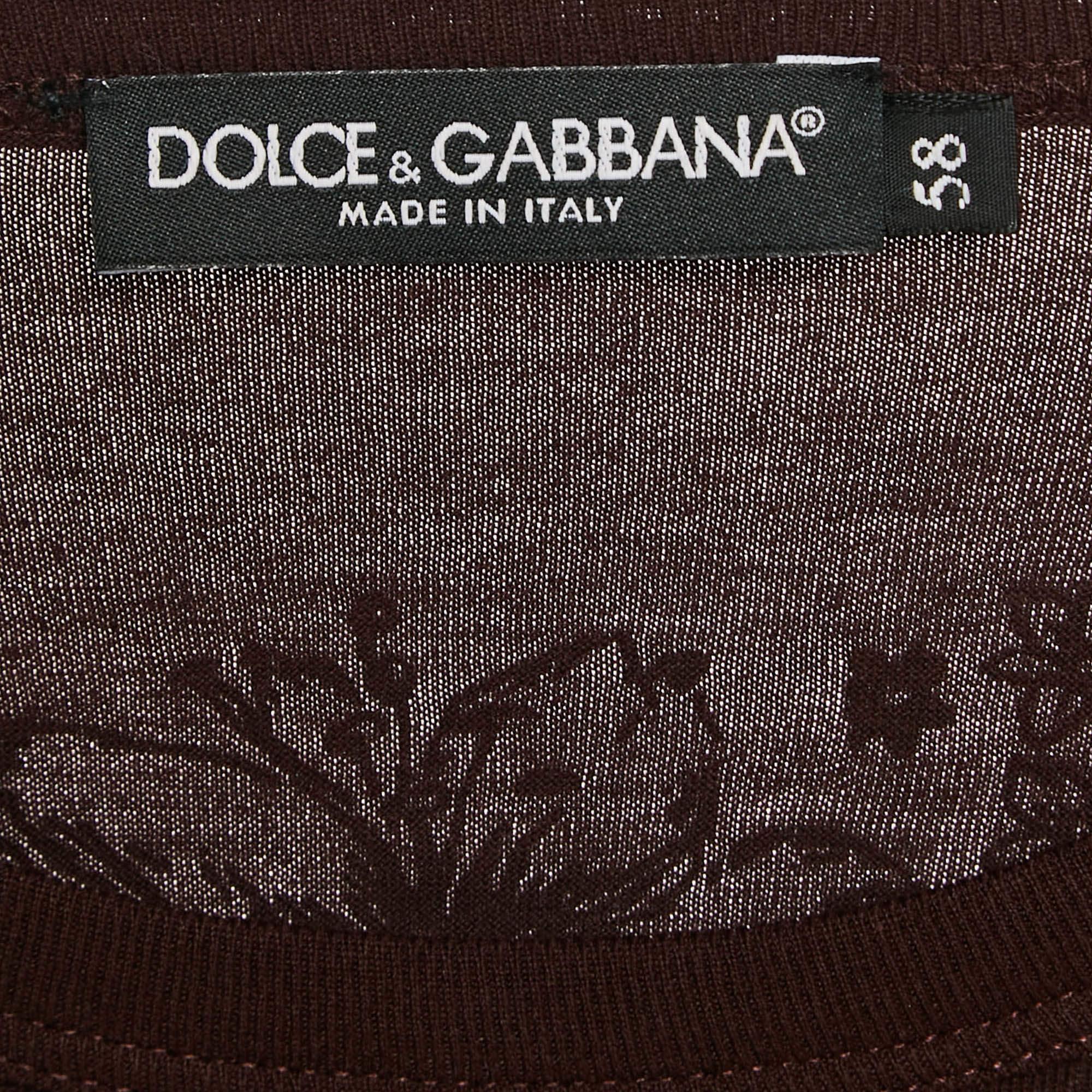 Dolce & Gabbana Burgunderfarbenes T-Shirt aus Baumwolle mit Uhrendruck 4XL im Zustand „Gut“ in Dubai, Al Qouz 2