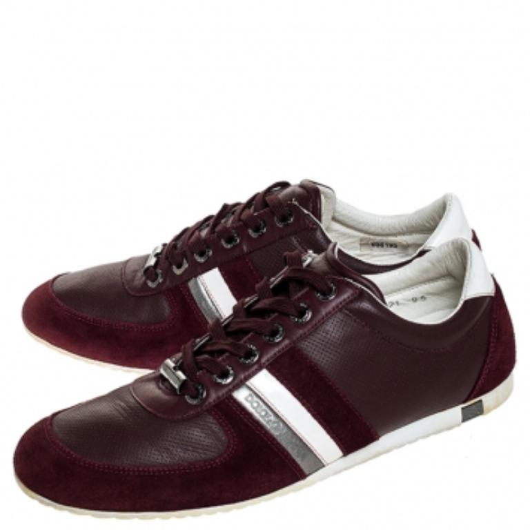 Dolce & Gabbana Baskets bordeaux en cuir et daim avec logo en métal, taille 43,5 en vente 2