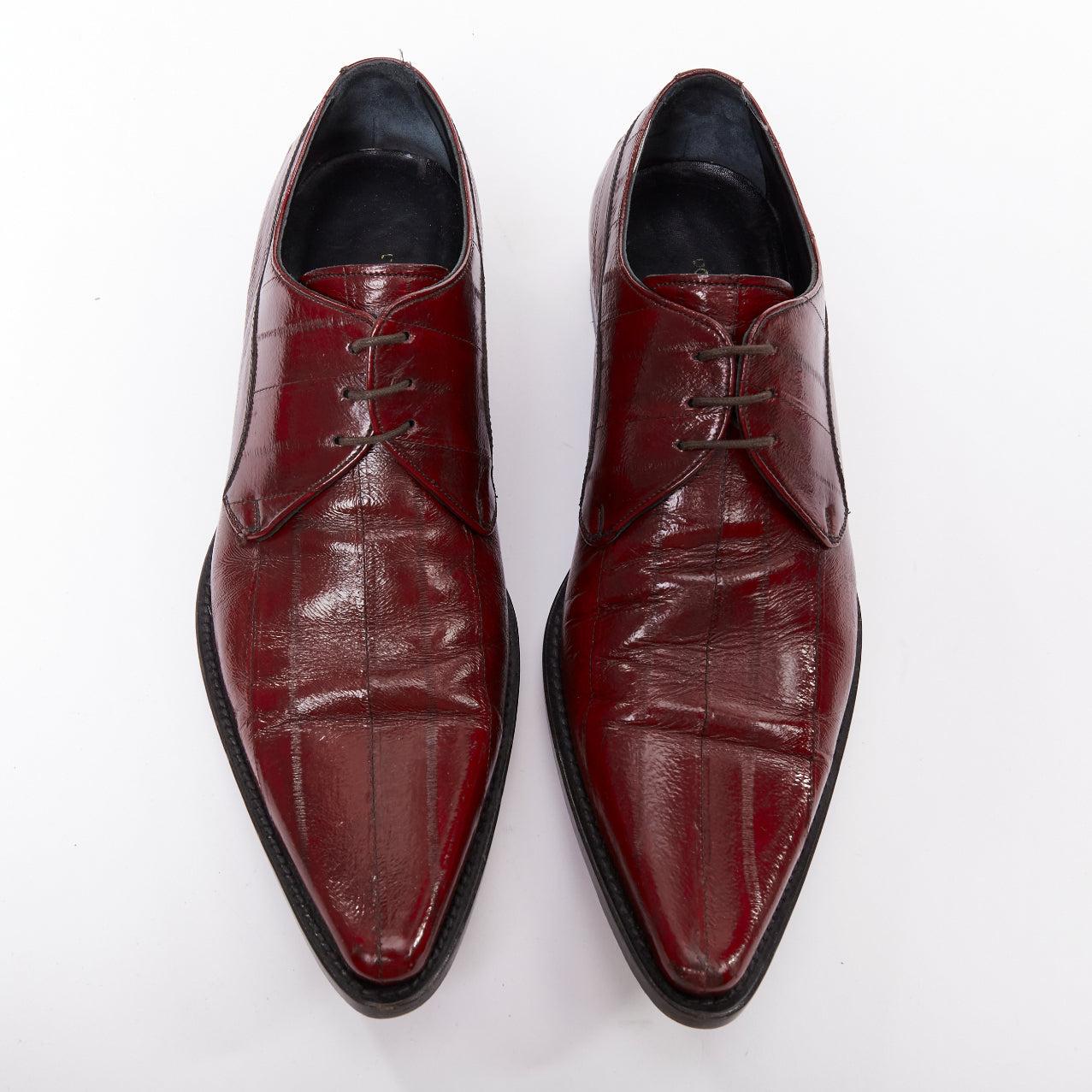 DOLCE GABBANA scarpe brogue a punta arricciata in pelle bordeaux UK6 EU40
Riferimento: SYYG/A00038
Marchio: Dolce & Gabbana
Designer: Domenico Dolce & Stefano Gabbana
Materiale: Pelle
Colore: Borgogna
Modello: Stampa animalier
Chiusura: